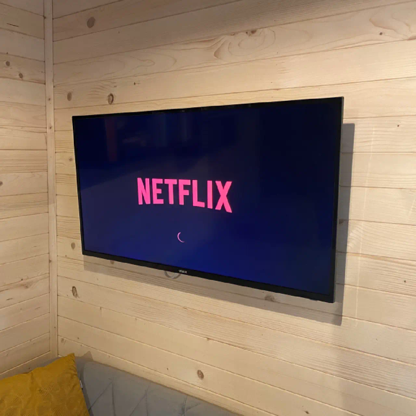 Smart TV w salonie